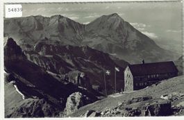 Neue Blümlisalphütte  S.A.C. gegen Kiental mit Niesen
