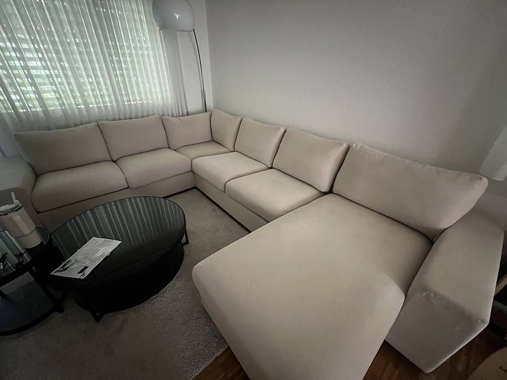 Ikea Divani: IKEA Ecksofa mit Stauraum – Usato da bülach venduto da ane_6dx9
