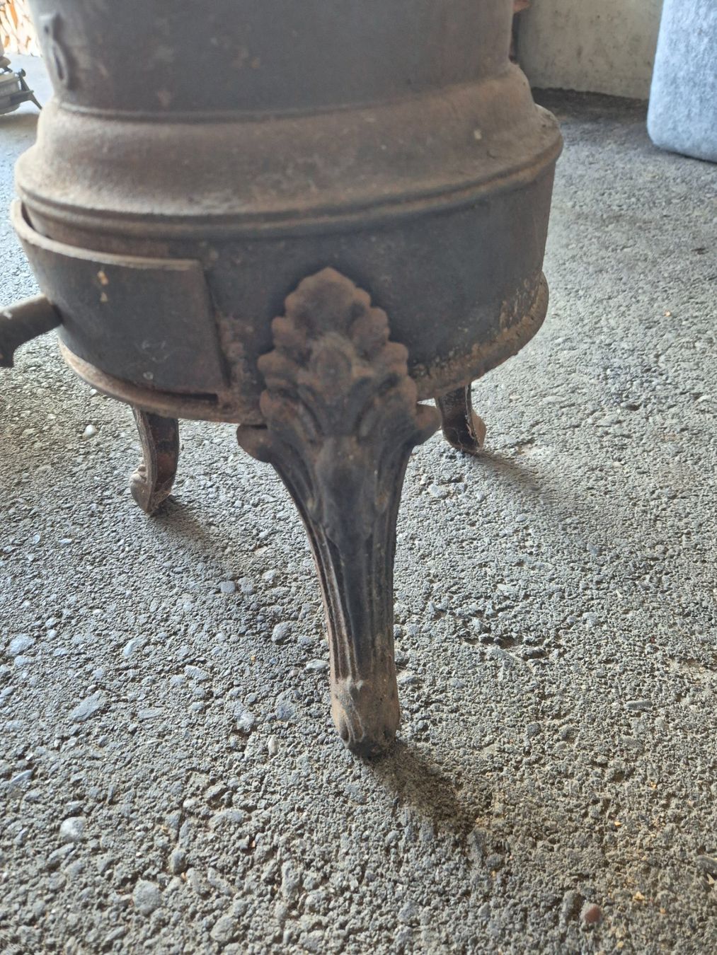 Altri mobili d'antiquariato: Antiker, Gussofen, Kanonenofen – Usato da Thun venduto da tinu2031 3