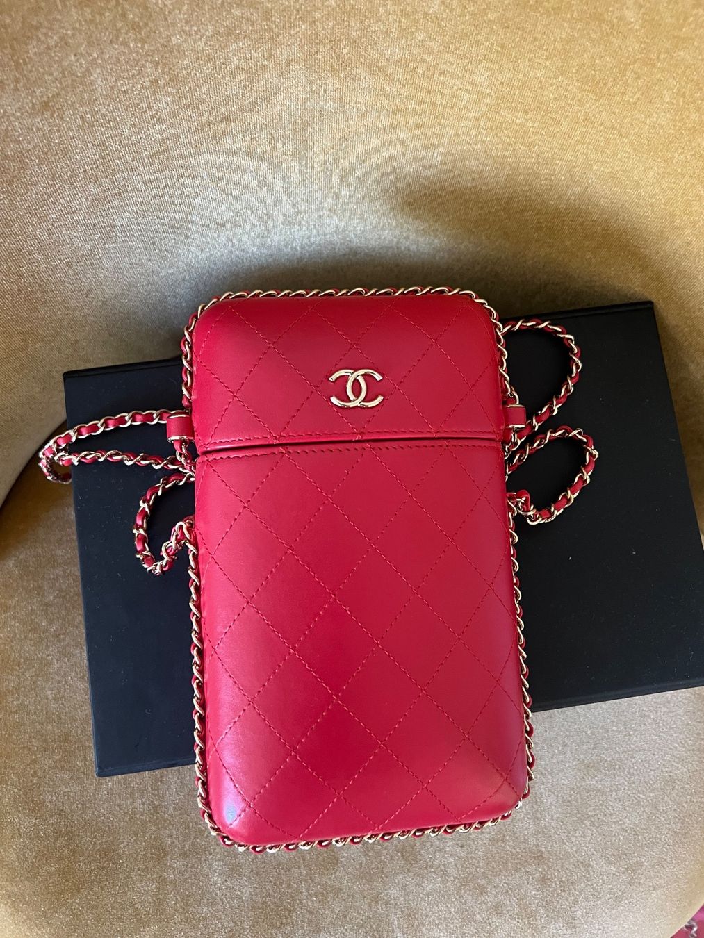 Chanel Borse da donna: Sac Chanel en cuir – Usato da Lutry venduto da roxypoxy 9
