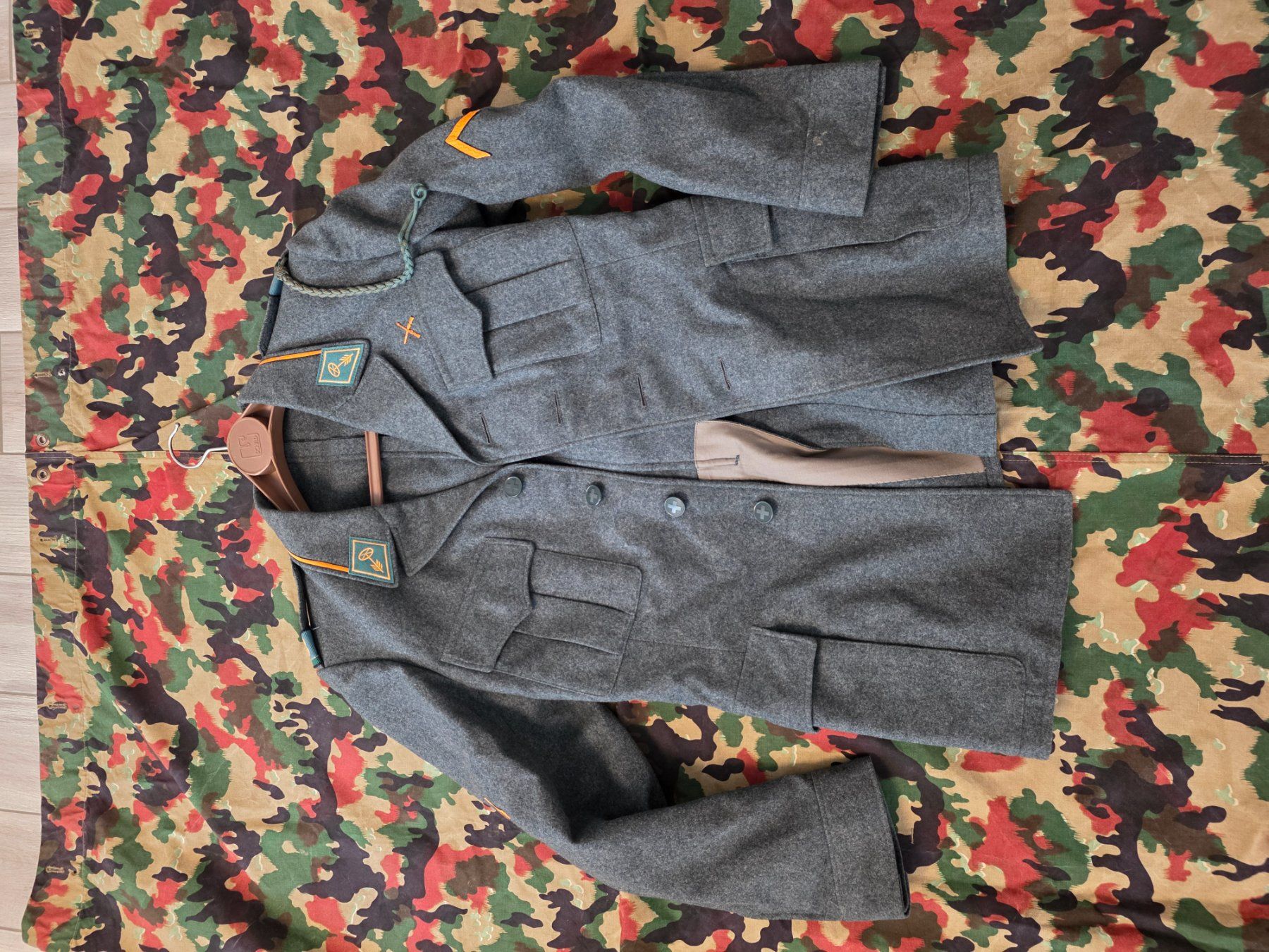 Schweizer Armee Uniformi: Armee Jacke Militär Uniform – Usato da Dorf venduto da Echo_Elements 1