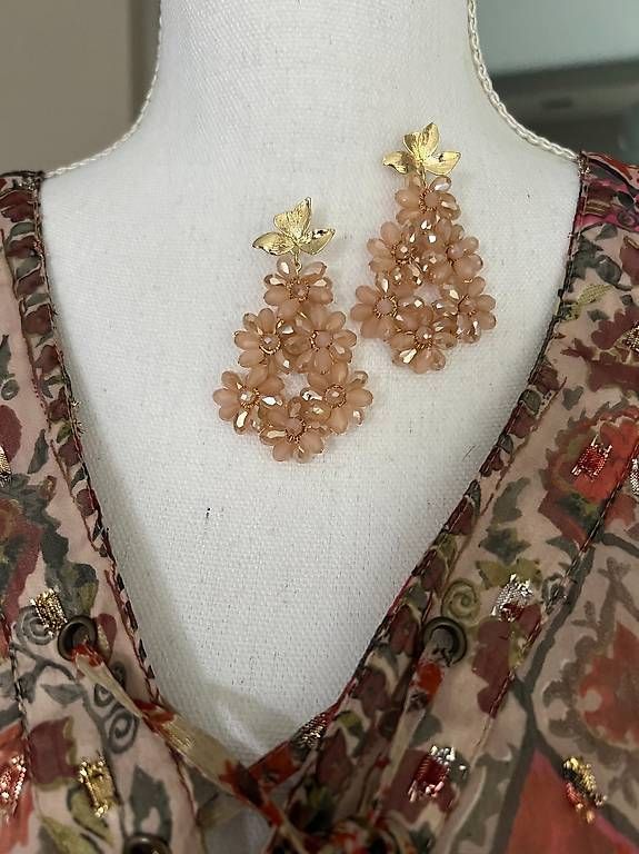 Ohrringe & -stecker: Swarovski Perlen Ohrringe Nude Gold – Gebraucht aus Buchs SG von jco_st8t 3