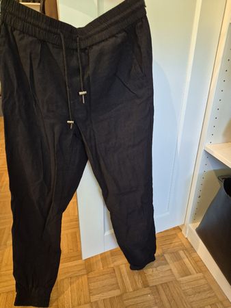 Schicke Sommerhose, leicht und luftig, Gr. 36/32, Only