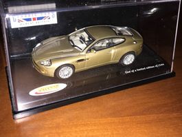 Aston Martin Vanquish 2001 - 1/43