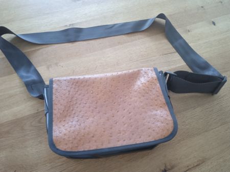 Umhängetasche von Schmedibag