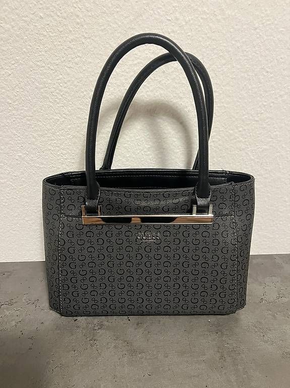 Borse da donna: Guess Tasche Schwarz !TOP! – Usato da Fislisbach venduto da The.Notorious