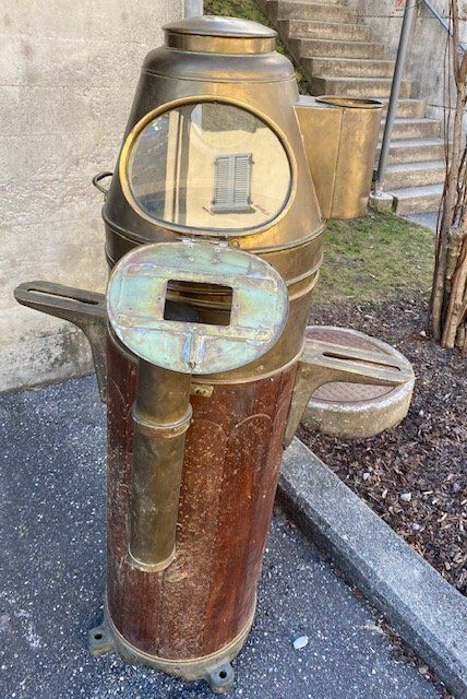 GPS & Strumenti di misurazione: Antiker Hochsee-Kompass, Messing & Holz – Usato da Luzern venduto da Lisbeth54 1