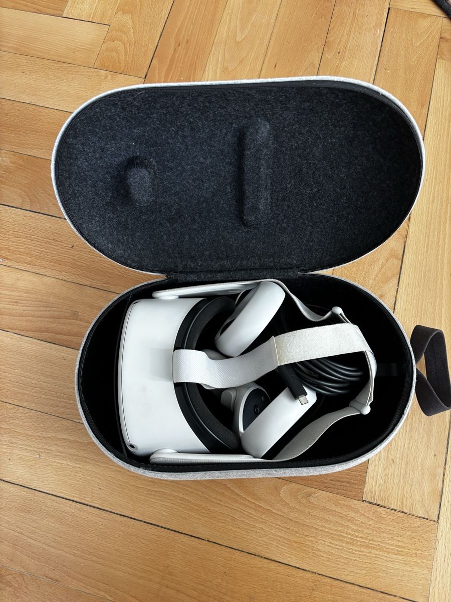 Meta Casco VR: Meta Quest 2 VR und Case – Usato da Zürich venduto da kleinervogel 1