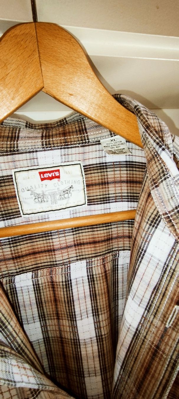 Levi's Camicie: Levi's Hemd, kurzarm, XL – Usato da Niederweningen venduto da Tomas242 1