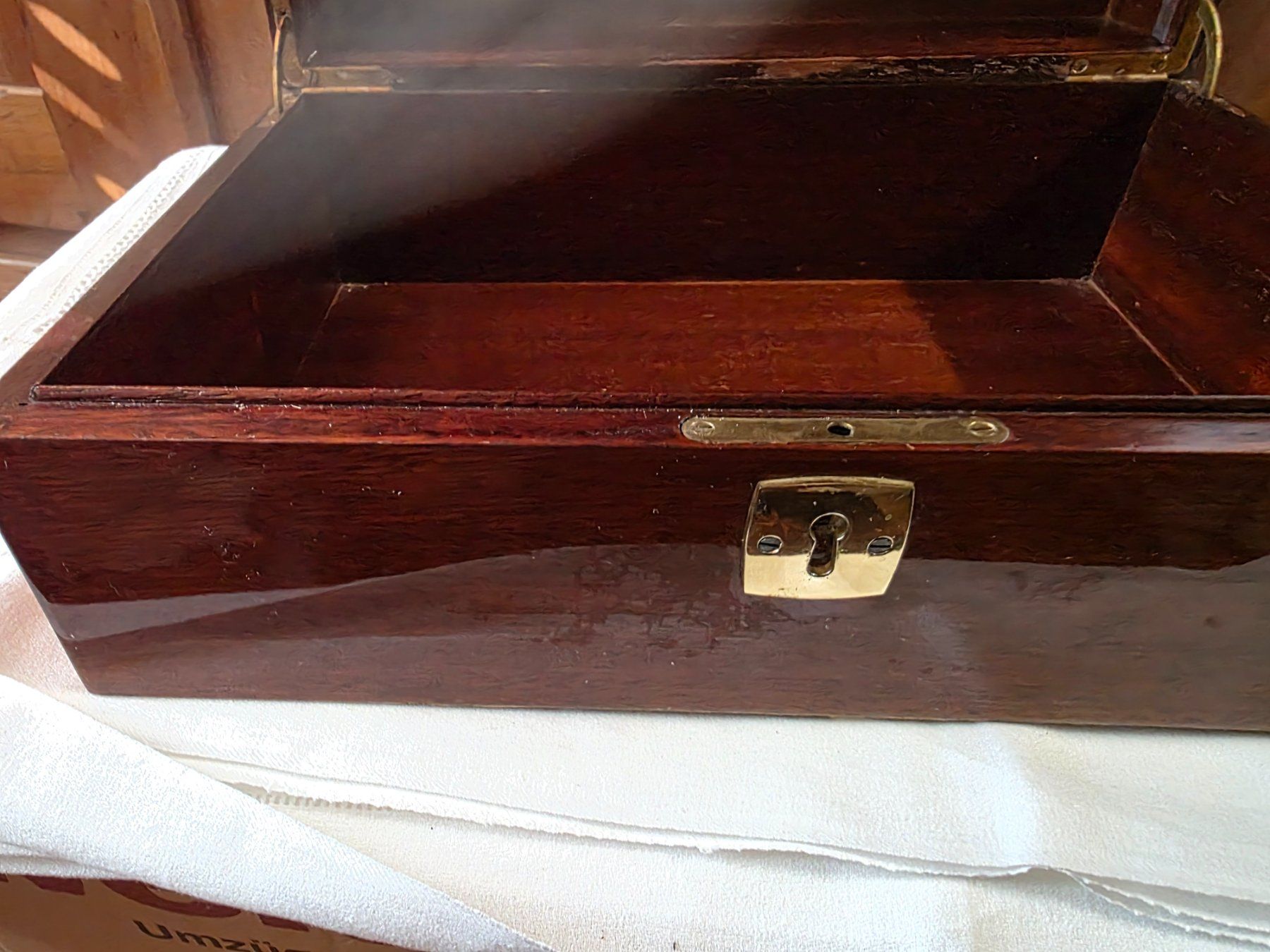 Humidificateurs: Humidor Holz Truhe Schatulle mit Messgerät – D'occasion à Walterswil BE par Lonitti 7