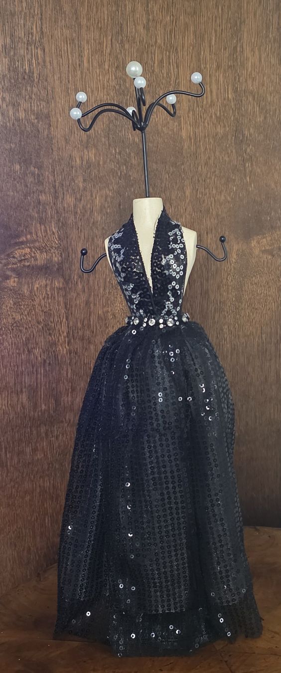 Portagioie: Modeschmuckständer im Ballkleid Design, neuwertig! – Nuovo (secondo la descrizione) da Rheinsulz venduto da Gilea 1