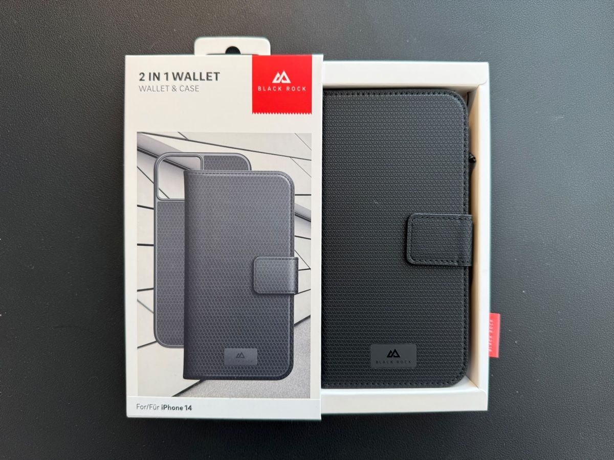 Apple Covers & Schutzfolien: Black Rock - Handyhülle IPhone 14 – Neu und originalverpackt aus Schaffhausen von Kunterbuntesleben 1