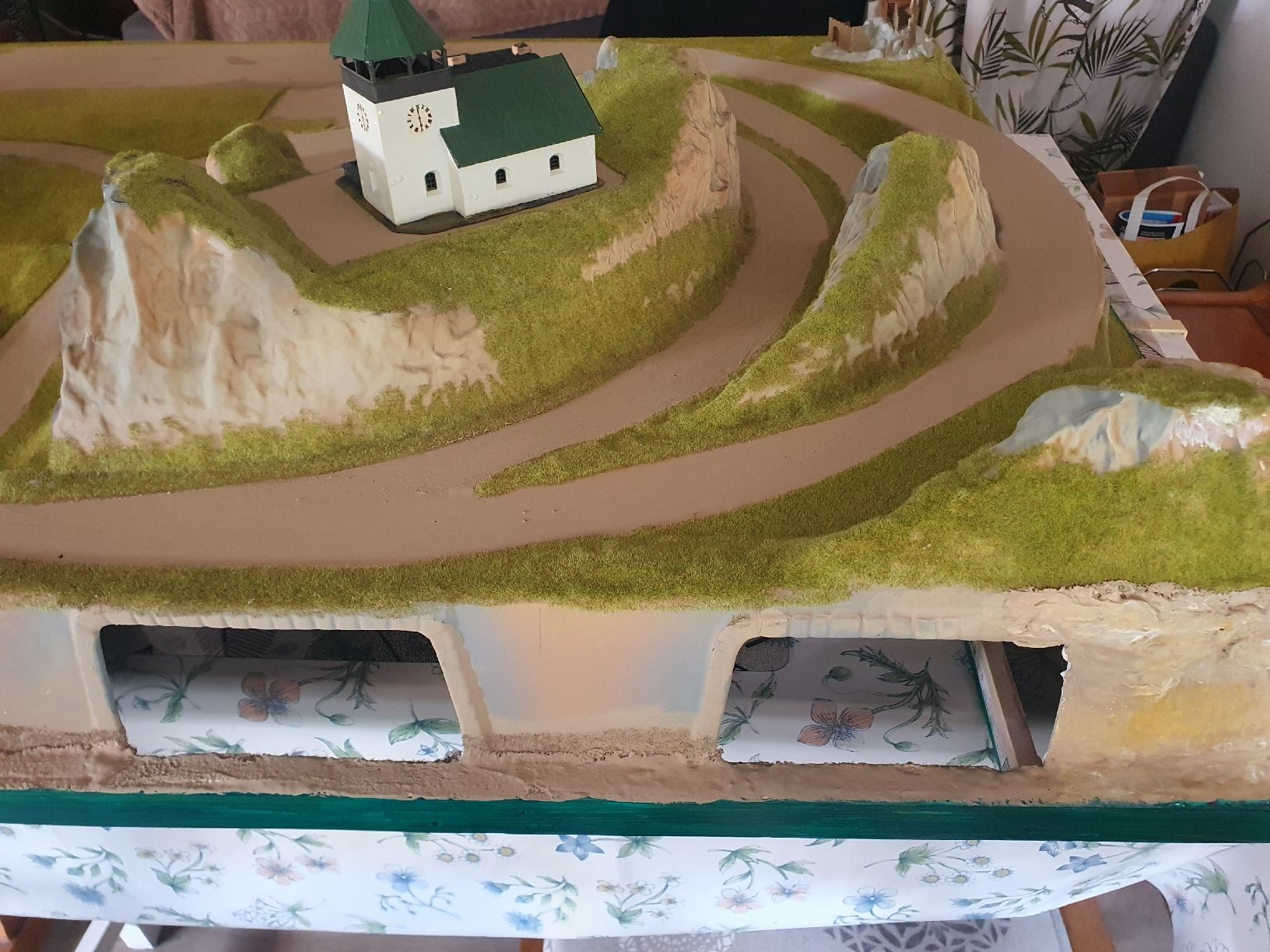 Noch Modelleisenbahnen: Fertiggelände H0 – Gebraucht aus Belp von Liacheyenne 4