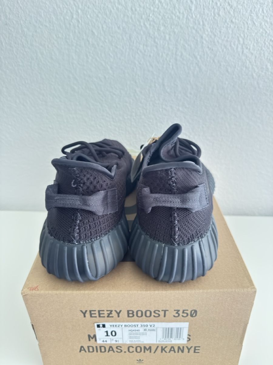 Adidas Chaussures hommes: Adidas Yeezy Boost 350 V2, Size 10, Black – Neuf (Voir description) à Urtenen-Schönbühl par ShawnHova22 7