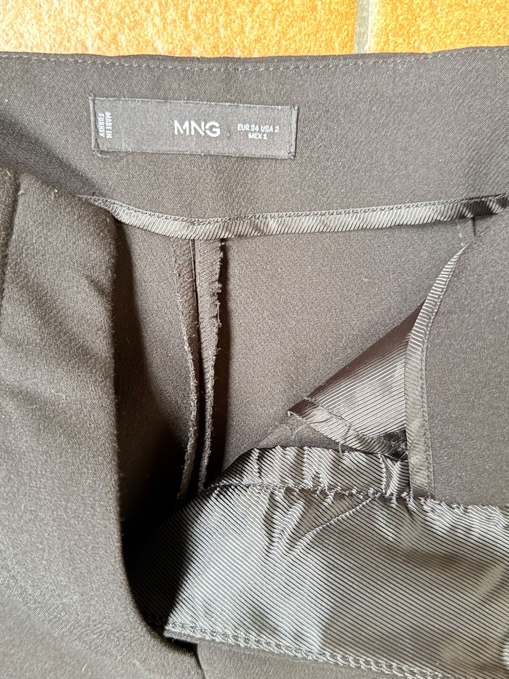 Mango Hosen: Pantaloni neri Mango – Neu (gemäss Beschreibung) aus Bellinzona von bul_mvy5 3