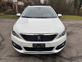 Peugeot 308 Kombi ca. 44000 km 8-fach bereift