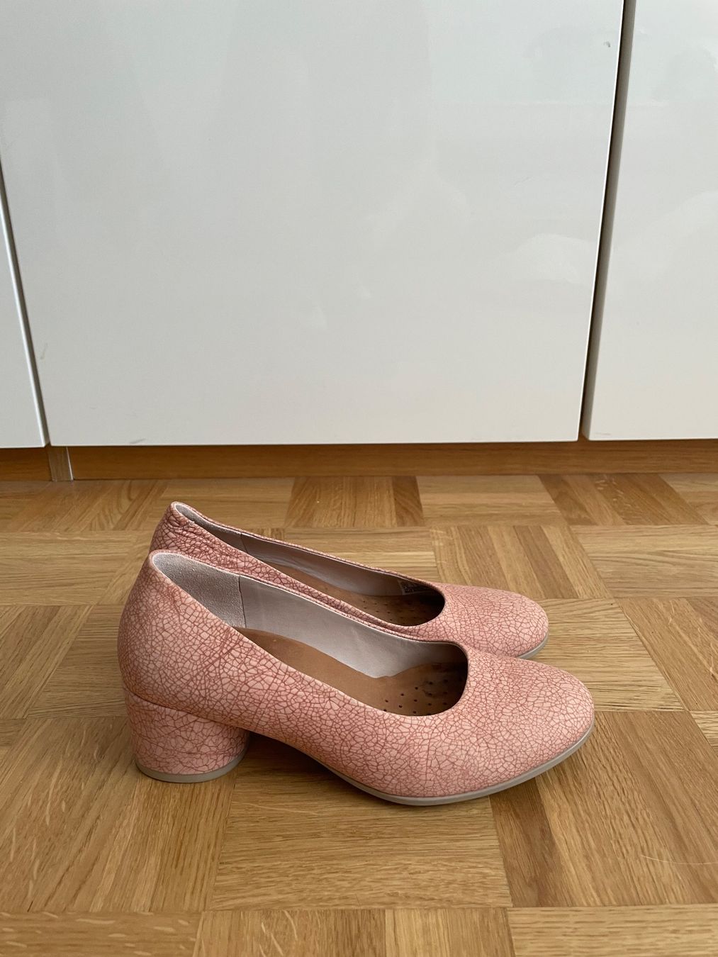 Ecco Scarpe da donna: ECCO Schuhe Rosa niedriger Absatz – Usato da Stallikon venduto da ferryboat