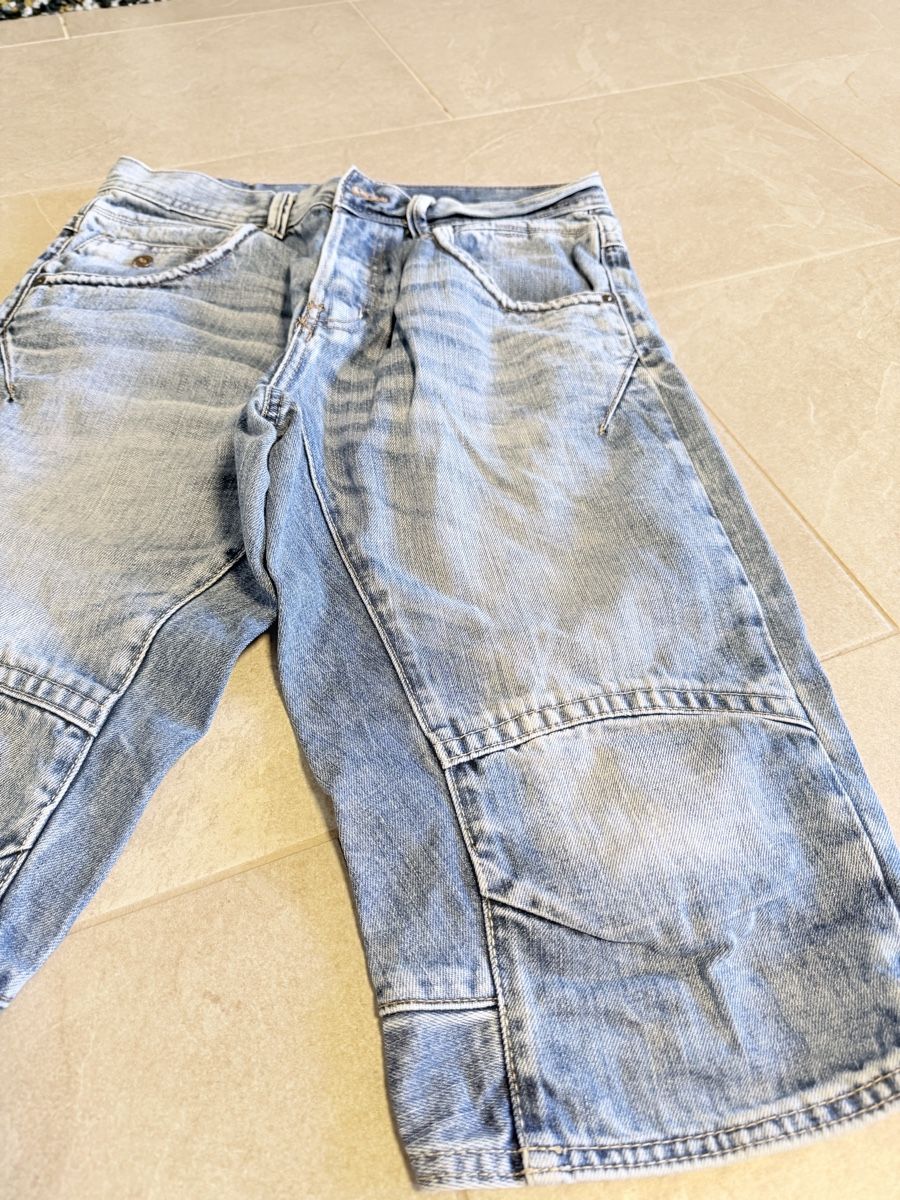 H&M Jeans: H&M Jeans Shorts Gr. 30 oder ca 170 – Usato da Brüttisellen venduto da Ayersa 2
