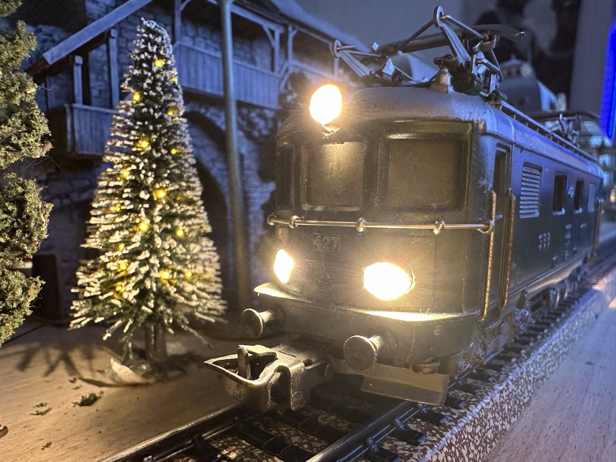 Märklin Modelleisenbahnen: Märklin 3014 RET800 SBB Re 4/4 I – Gebraucht aus Lupsingen von New-Haven