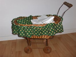 Vintage Puppenwagen antik Stubenwagen inkl. Kissen + Duvet!