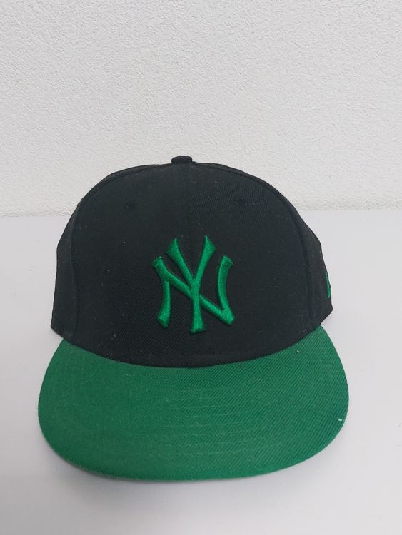 Copricapi, berretti & cappellini: New Era NY Yankees Cap grün schwarz Gr. 7 1/8 – Usato da Frauenfeld venduto da Gzorzi