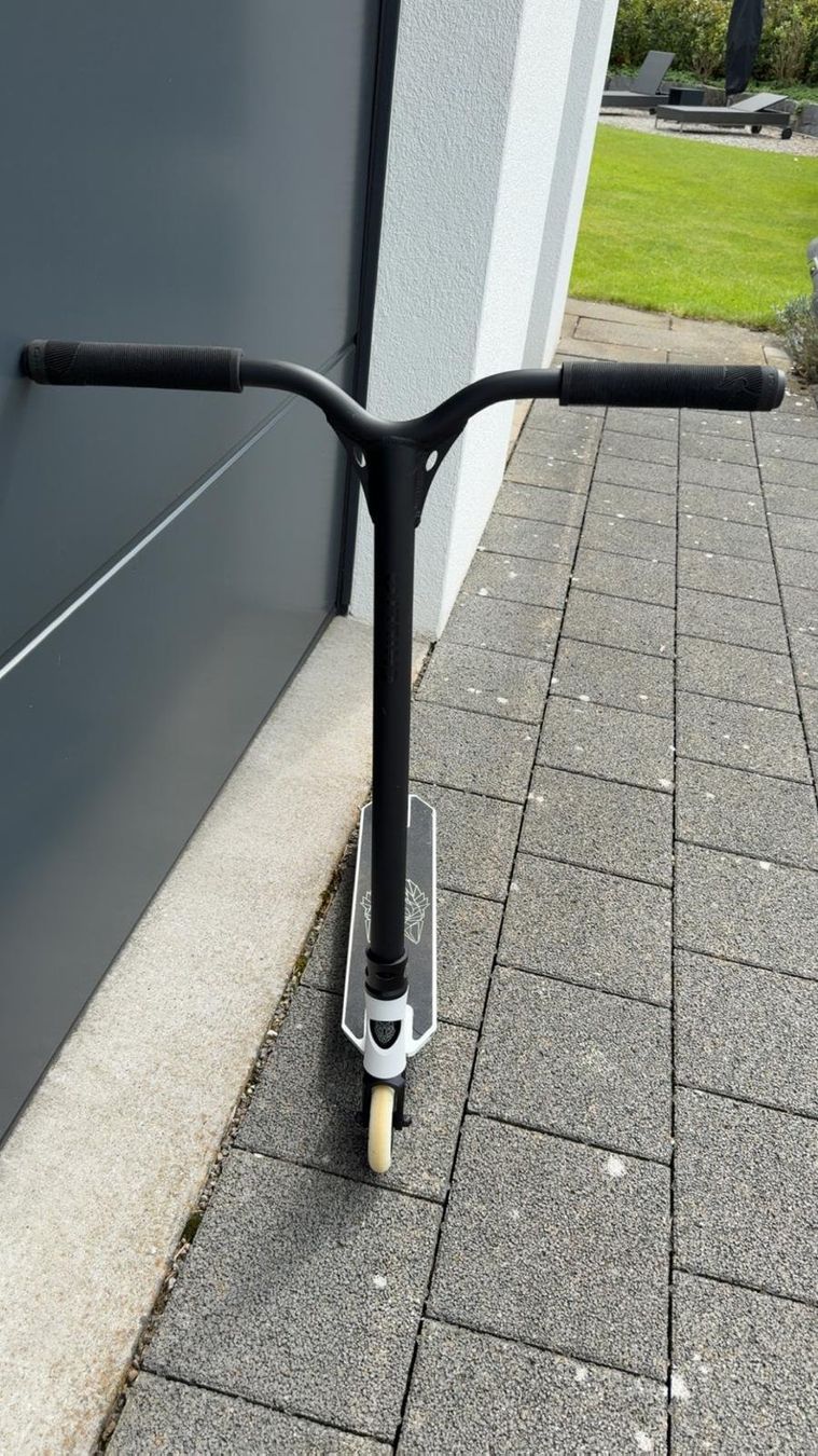 Chilli Kickboard: Chilli Pro Scooter Archie Cole - White – Usato da Wilen b. Wil venduto da corni11 1