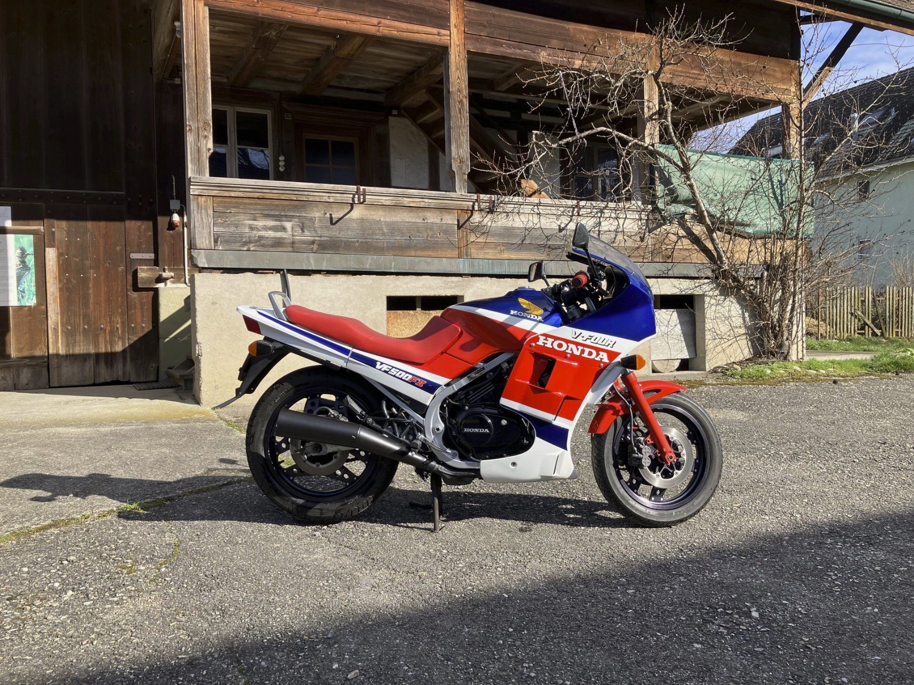 Honda Strada: Honda VF500F2 – Usato da Utzenstorf venduto da Pleuellagerschaden 1