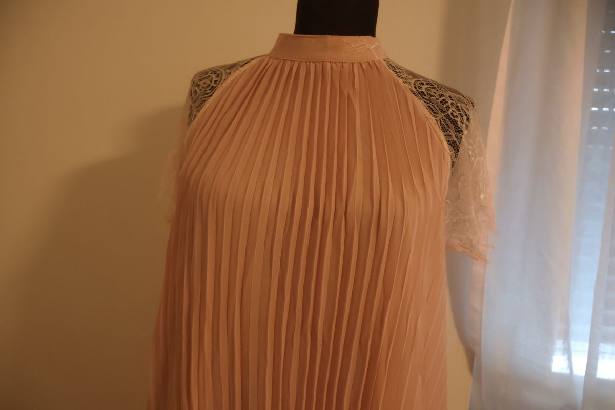 Kleider: Kleid pink Spitzärmel neuwertig – Neu (gemäss Beschreibung) aus Bösingen von ash_jnn8 1
