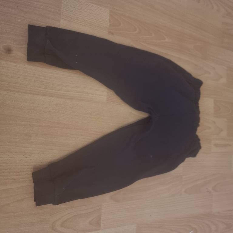 Pantaloni: H&M Trainerhose Gr. 104 – Usato da Bern venduto da DiLara2000