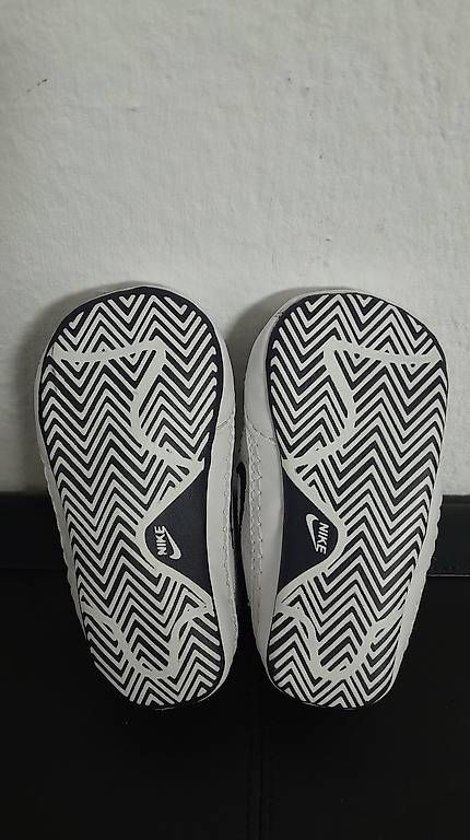 Nike Schuhe für Jungen: Neue Nike Bbabyschuhe, Gr. 17 – Neu und originalverpackt aus Schwerzenbach von Aura888 1