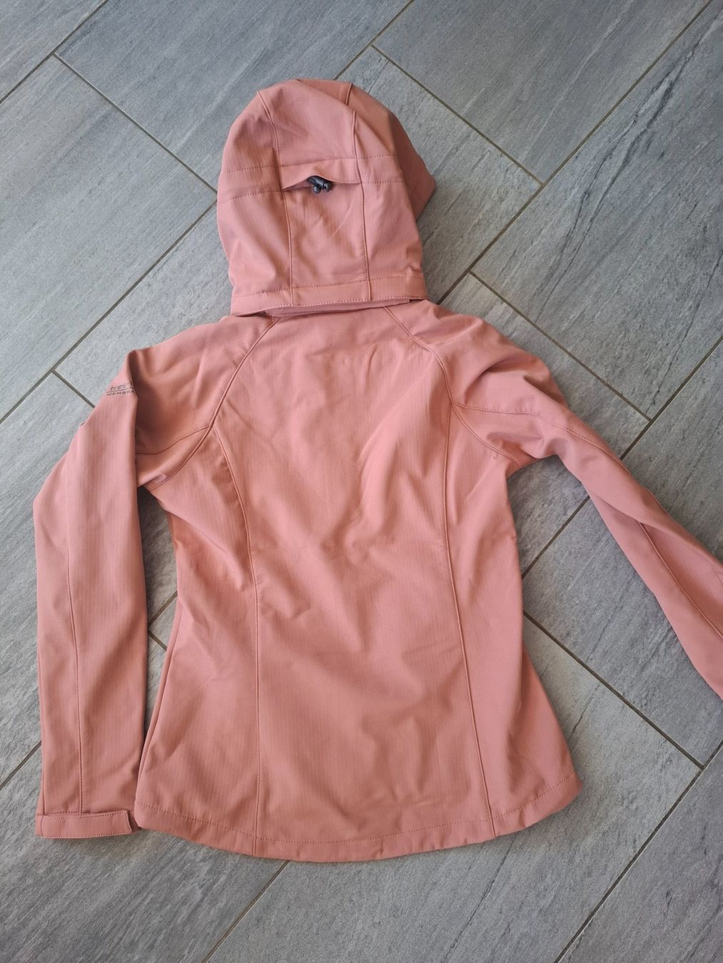 Giacche: Softshell Jacke Neuwertig S – Usato da Eggenwil venduto da Shia15 1