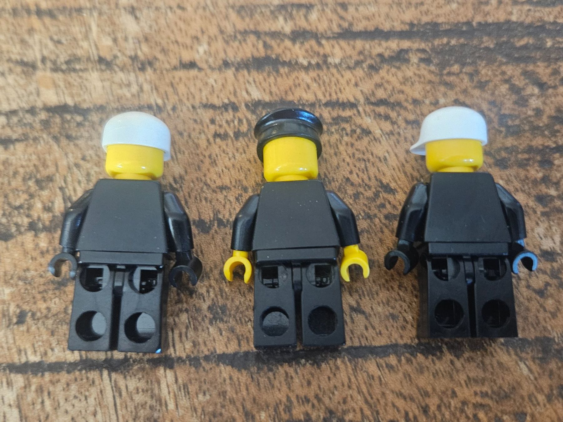 Lego Kit di costruzioni: lego lot de 3  figurines – Usato da Confignon venduto da Ecrofigs 1