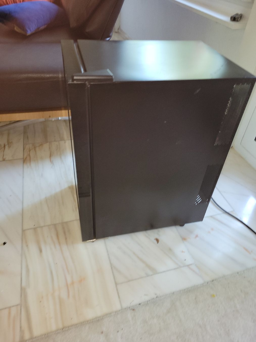 Kühlschrank: Weinkühlschrank mit zwei Zonen – Gebraucht aus Schwerzenbach von mat_hw9g 1
