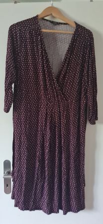 Robe Kiabi 3XL bordeaux à motifs triangle