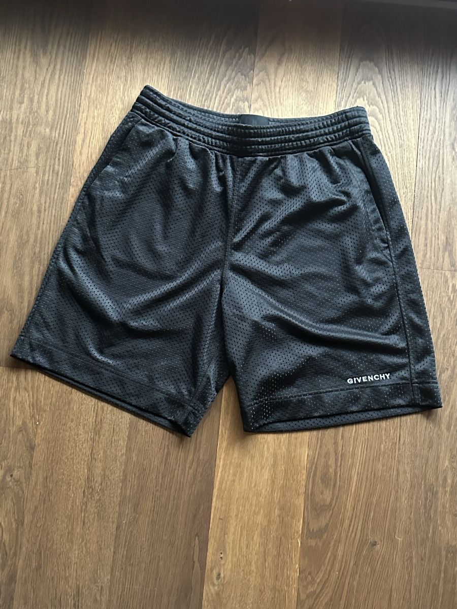 Jeans: Givency Shorts – Gebraucht aus Zürich von Miguel-Zurich
