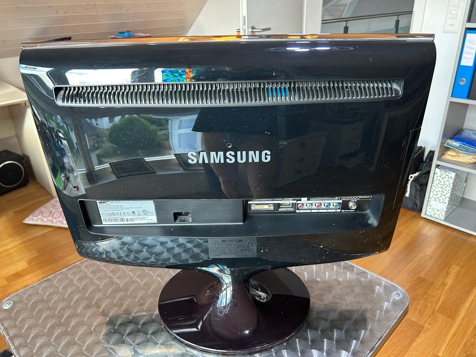 Samsung Monitore: Samsung Sync Master T240 HD – Gebraucht aus Niederwil AG von Rogi323 2