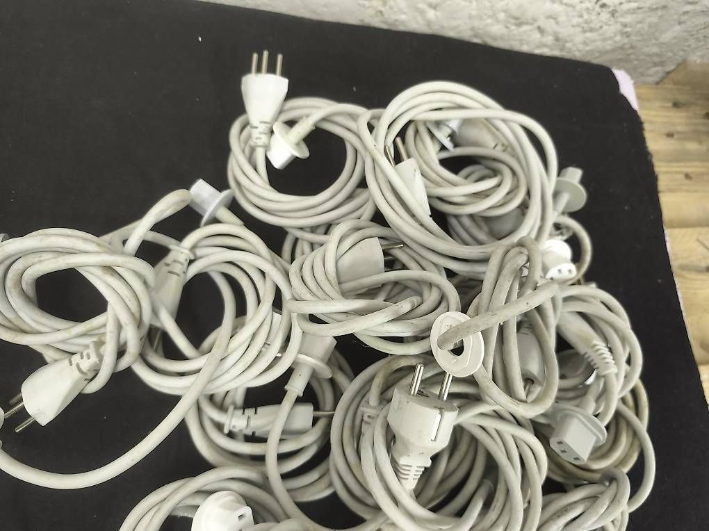 Apple Câbles: 20× Apple Stromkabel Volex – D'occasion à Binningen par saviola01