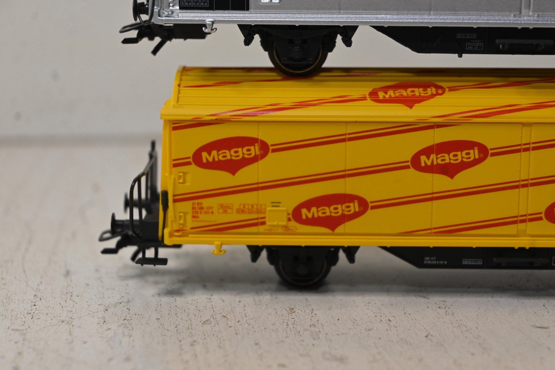 Märklin Modellini di ferrovie: Hbils Märklin HO/AC  Maggi + Cargo  mit OVP – Usato da Laupen ZH venduto da Zmoewe 1