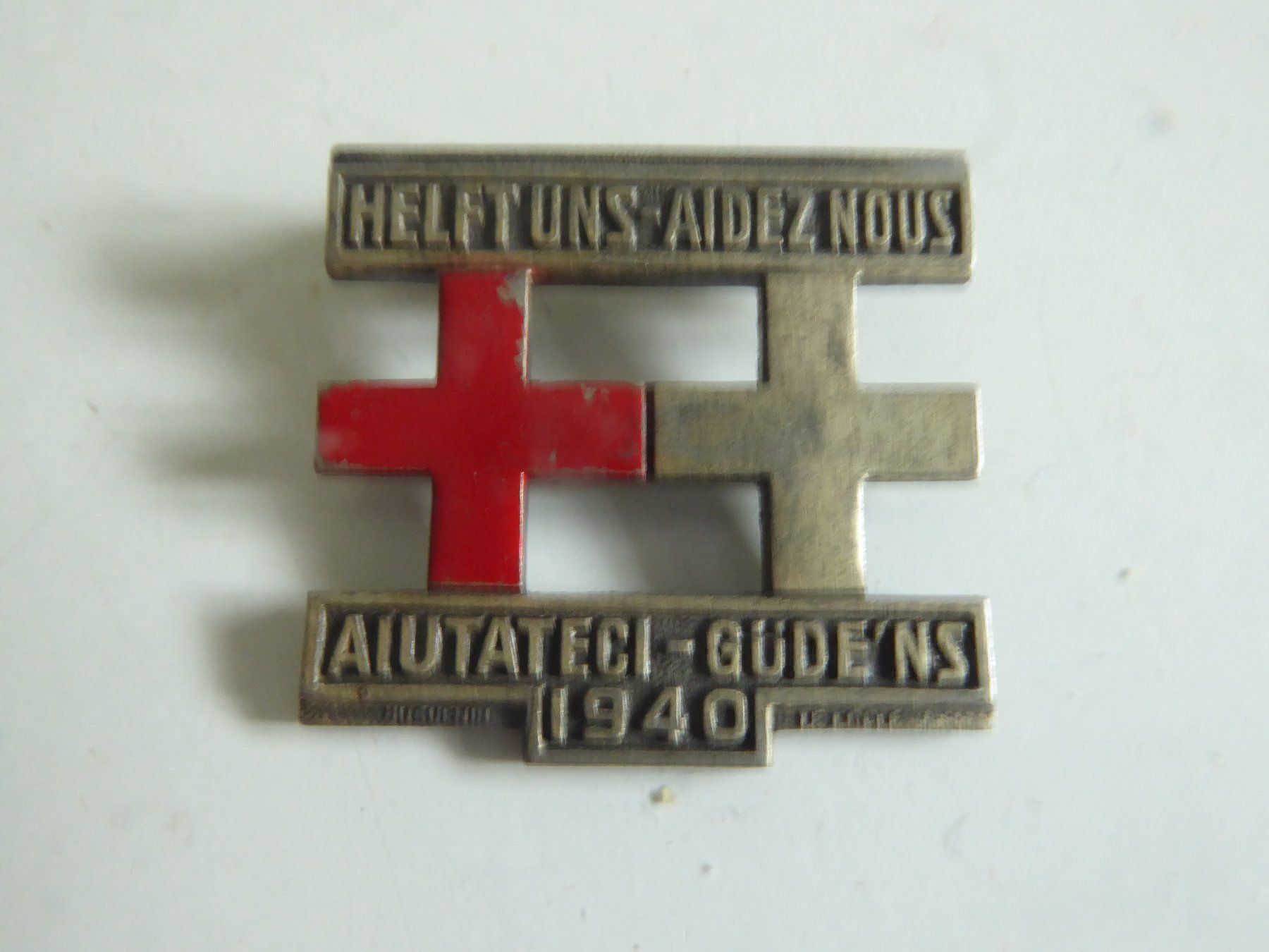 Placchette & Badge: Helft uns - Aidez nous – Usato da Zürich venduto da Chaeffeler