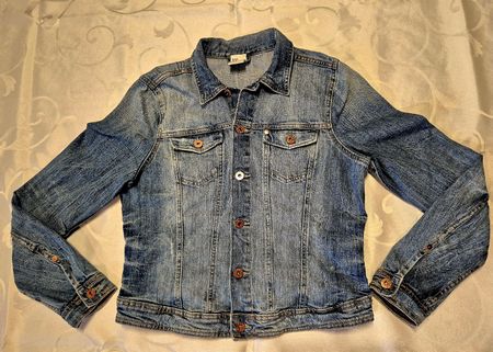 H&M Jeansjacke, Grösse M, Top Zustand - ideal im Frühling!