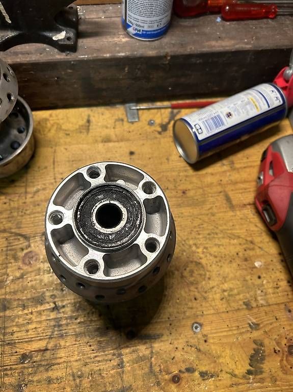 Tutti i ricambio per moto: HARLEY DAVIDSON mozzi ruota  – Usato da Montagnola venduto da gia_6tcc 2