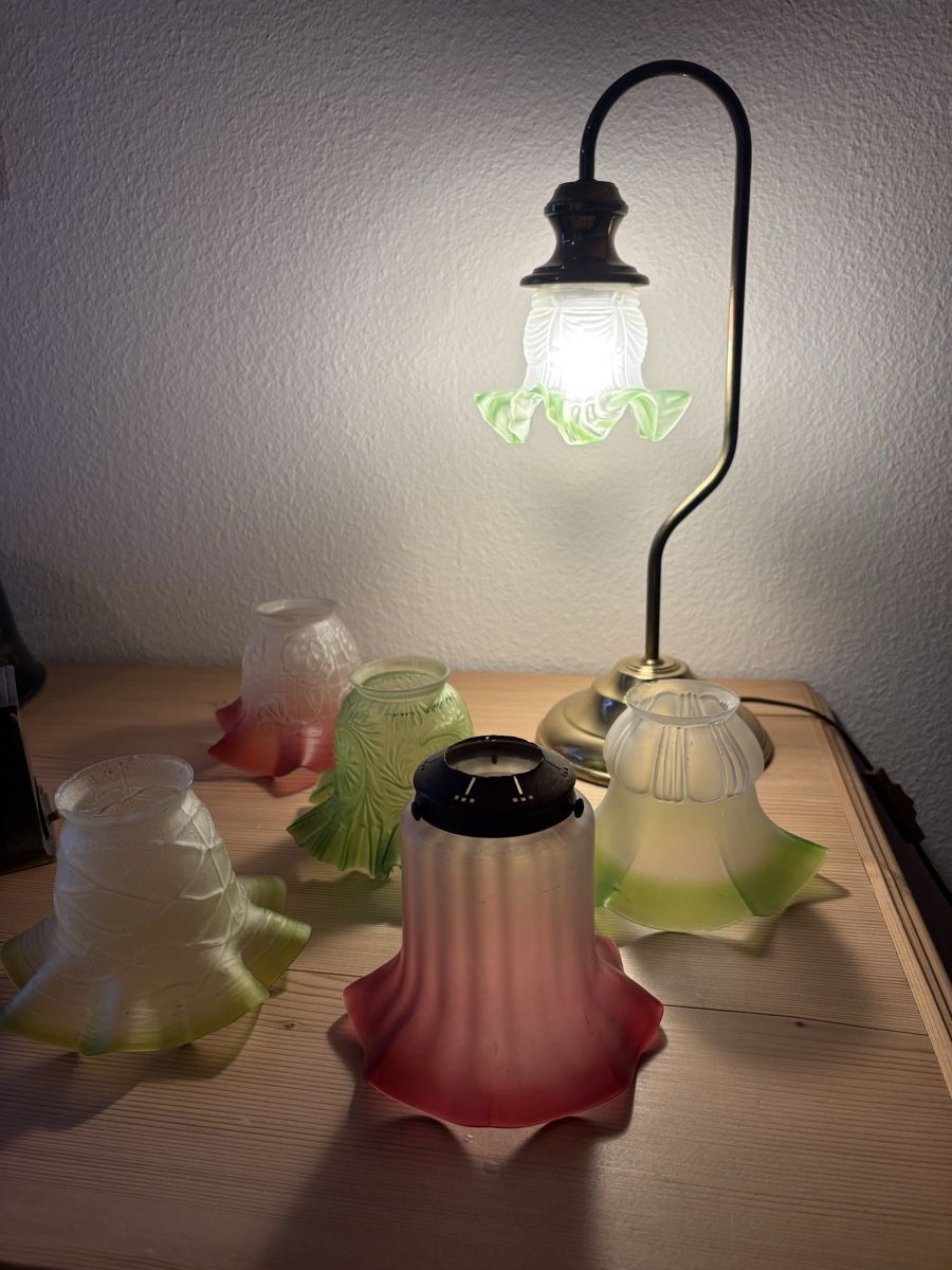 Lampade: Antike Lampe mit verschiedenen Schirme – Usato da Zell ZH venduto da Cytha90 5