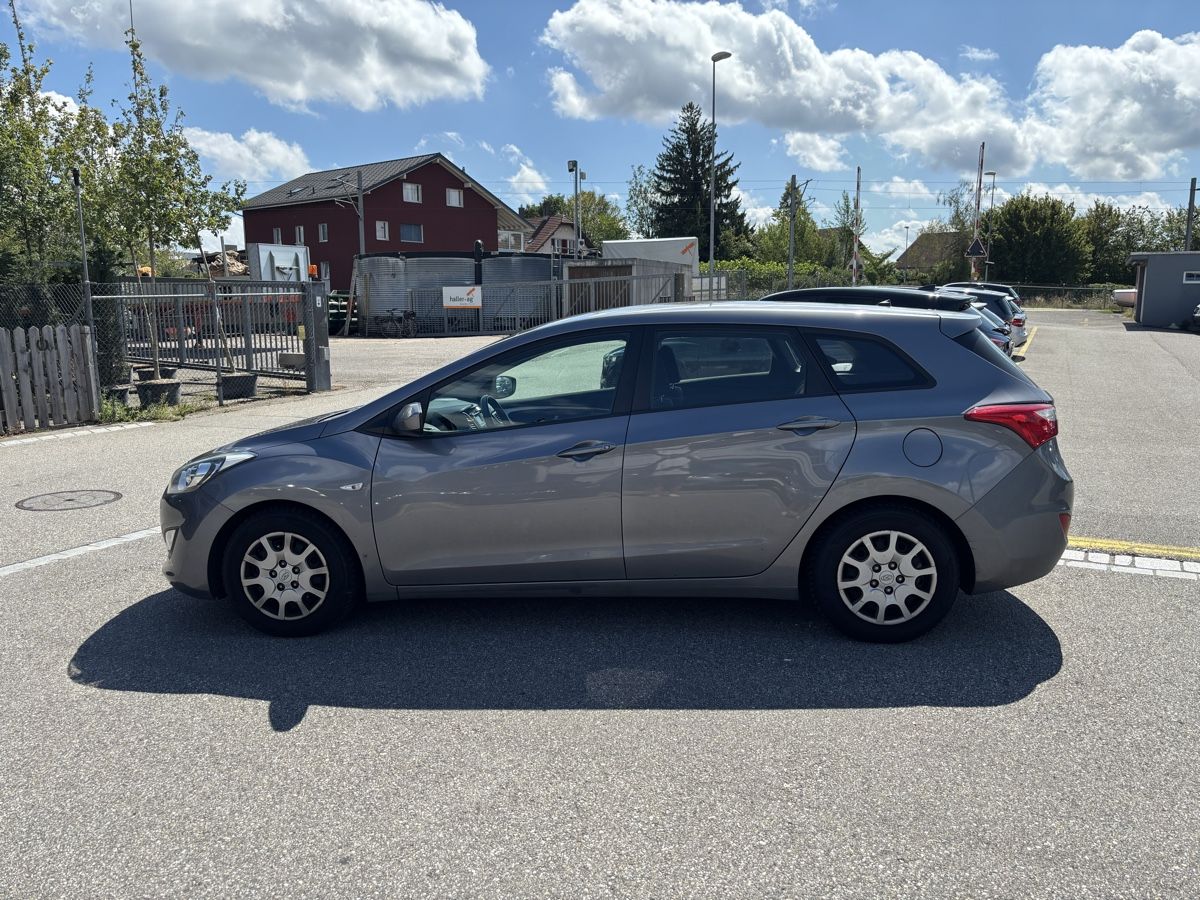 Hyundai Autos: Hyundai i30 1.4 Ab MFK – Gebraucht aus OFTRINGEN von Larosa_Automobile 1