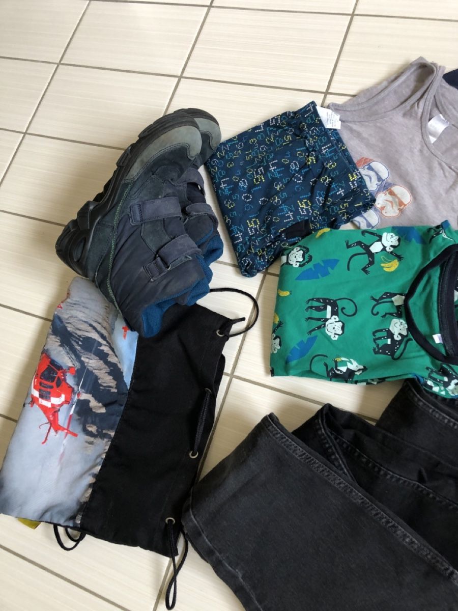H&M Kleiderpakete & -sets: Kleiderpaket Jungs 122-134 – Gebraucht aus Arth von Vrecam51 2