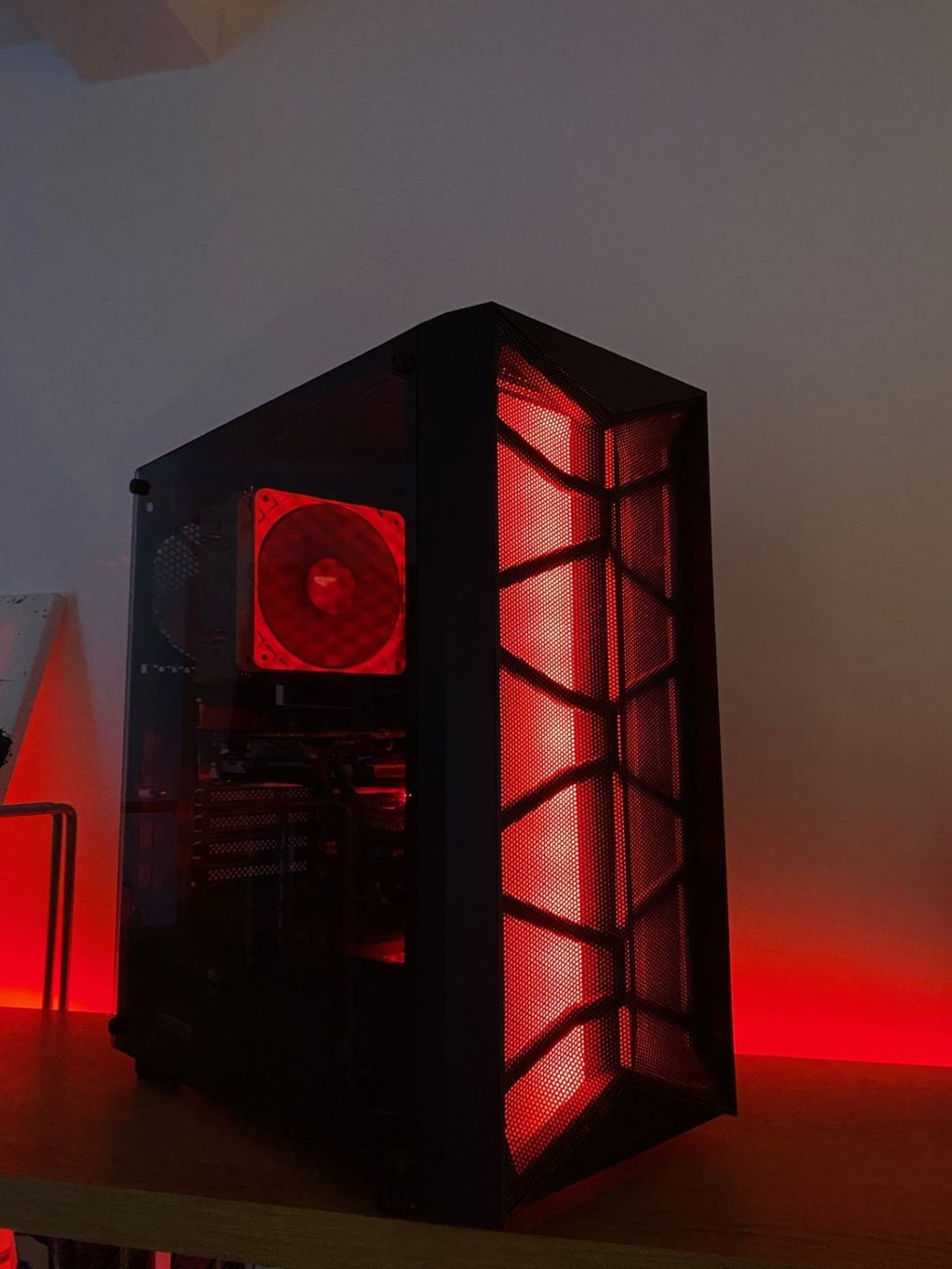 PC: Top Gaming Pc,  Intel i7-479, AMD RX 570 Series – Usato da Pfäffikon ZH venduto da Zuegelfamilie
