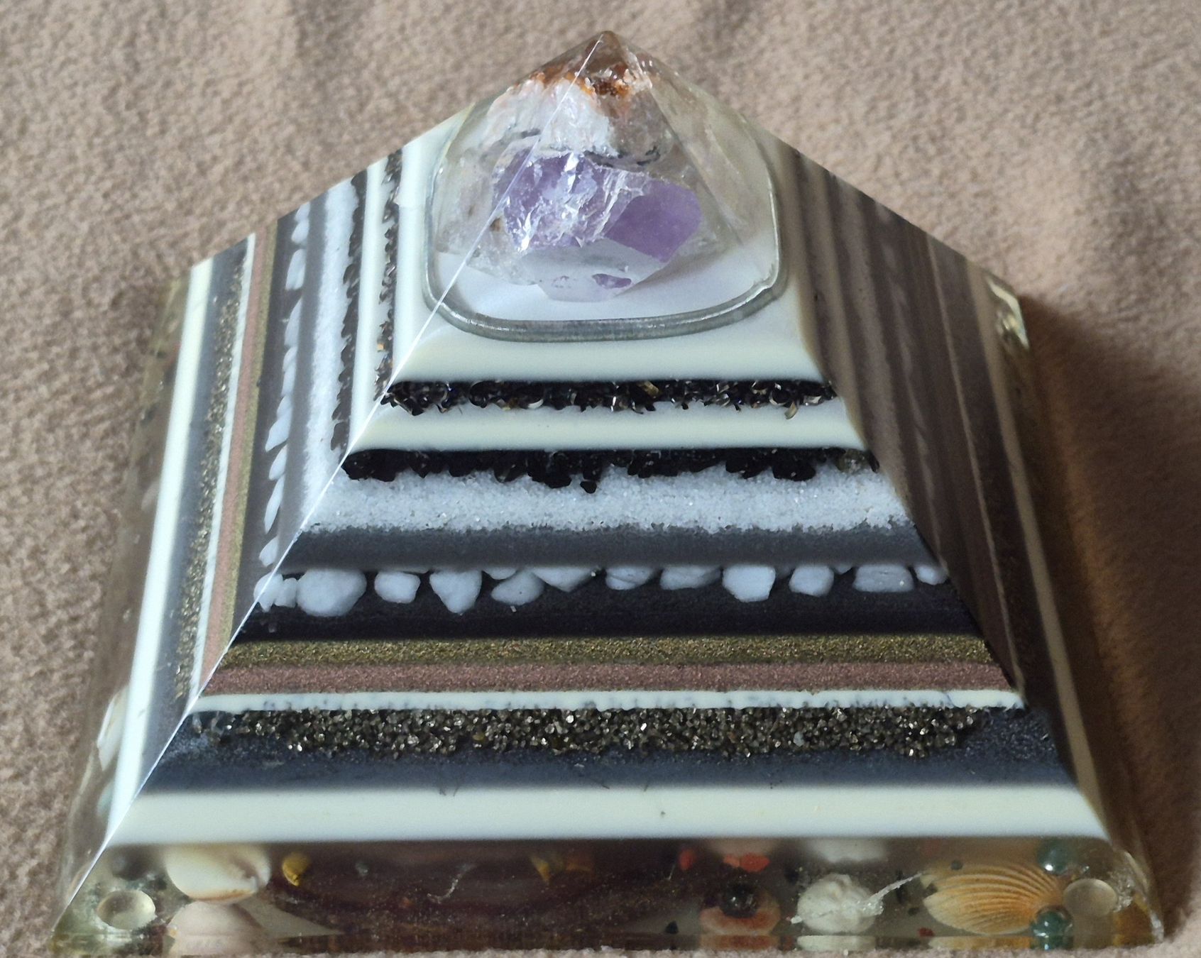 Tutte le decorazioni: Wunderschöne Orgonit Pyramide - ideales Geschenk! – Usato da Schönengrund venduto da cosmicsunlight 4