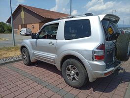2001 Mitsubishi Pajero 3.5, 200 000 km  klima automat 