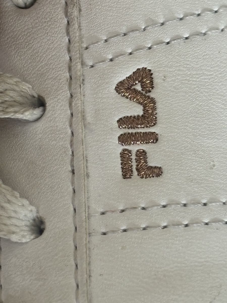 Fila Chaussures filles: Chaussures Fila blanches  – D'occasion à Monthey par mon_sgm8 1