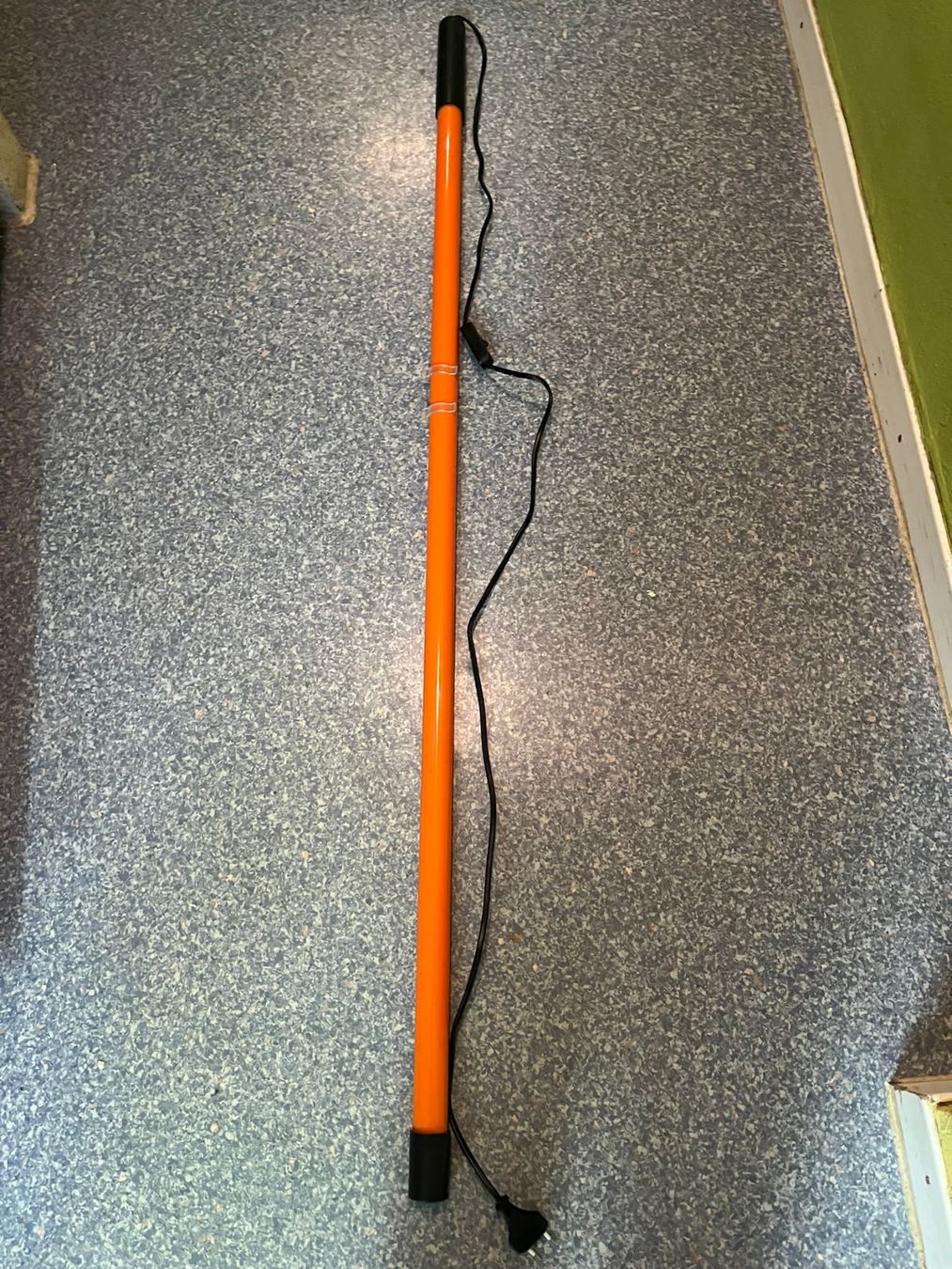 Lampade: Stablampe orange 136cm – Usato da Wiggen venduto da Antoniotto