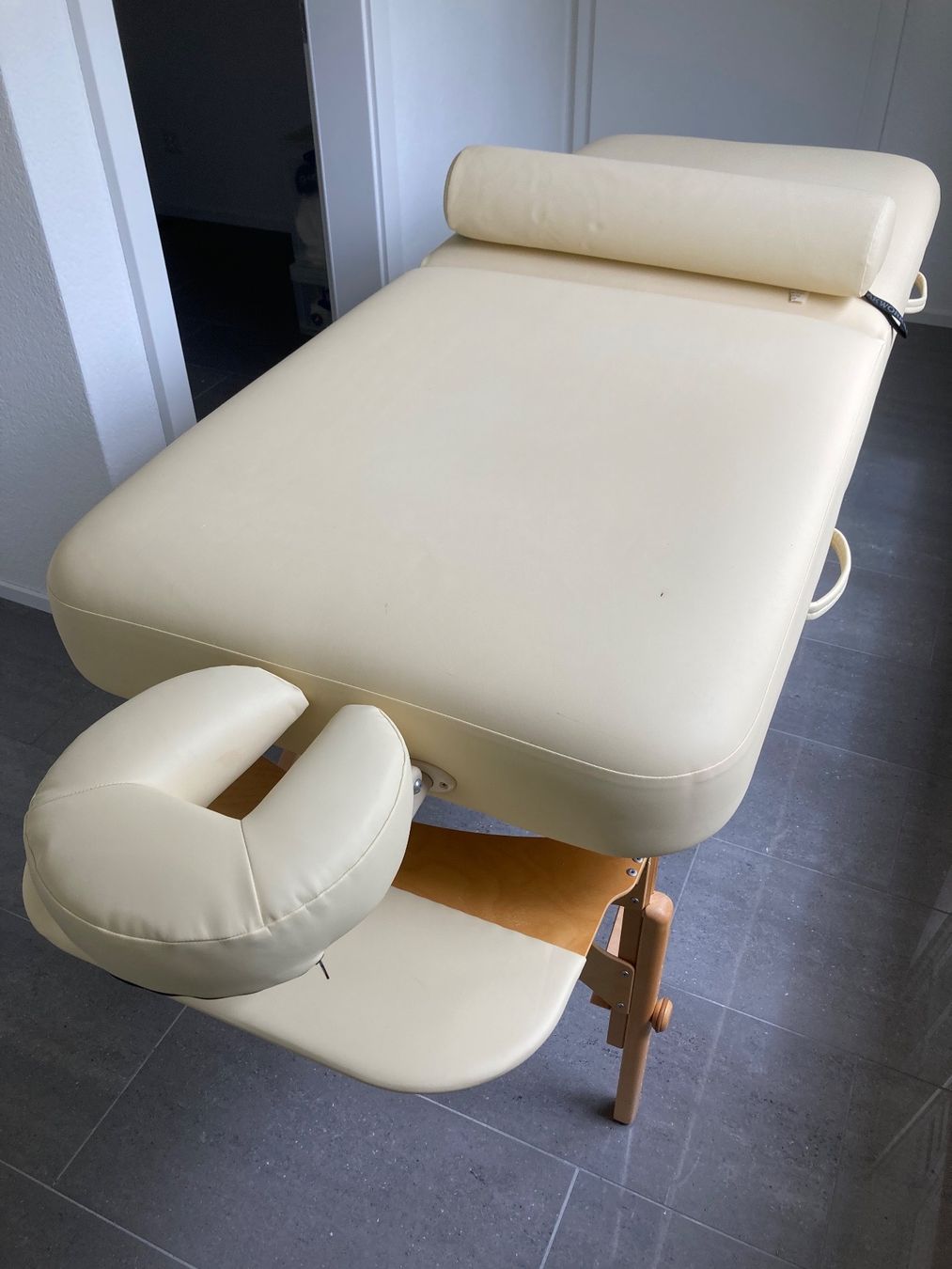 Sedie a sdraio: Hochwertige Massagliege – Usato da Oftringen venduto da jul_pb5d